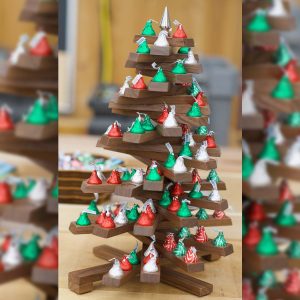 2026-259w-Make-a-Kissmas-Tree-with-Forshee__1